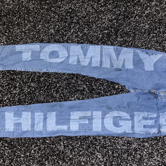 Tommy Hilfiger Spellout Jeans - Picture 5 of 8
